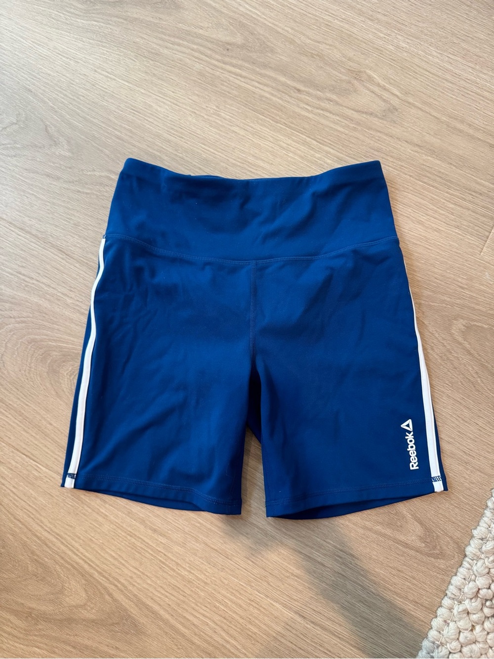 Reebok Women's Blue High-Waist Active Shorts Size Medium